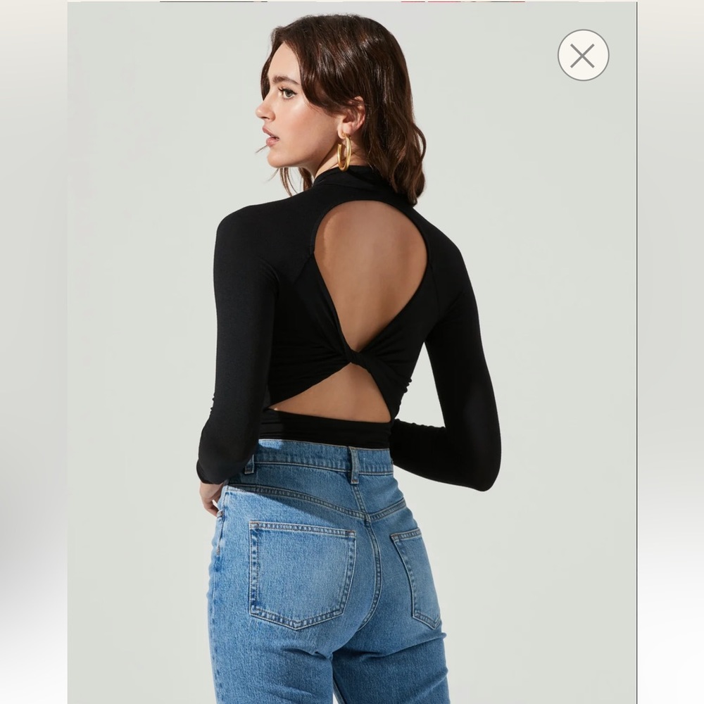 ASTR PRUE LONG SLEEVE BACK TWIST BODYSUIT